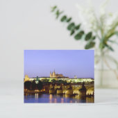 Carte Postale Le Château de Prague et le Pont Charles à Dusk (Debout devant)