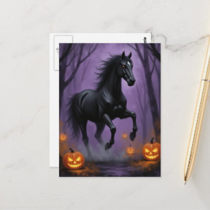 Carte Postale Le cheval noir dans la forêt d'Halloween