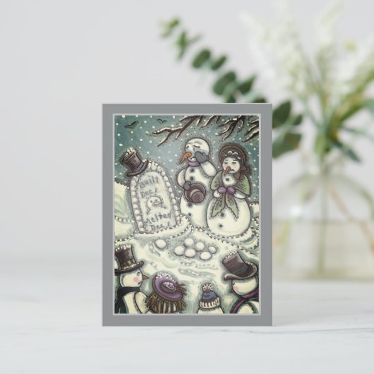 CARTE POSTALE LE CIMETIÈRE DE LA NEIGE, MÉLTÉE AVANT SON TEMPS,  (Debout devant)