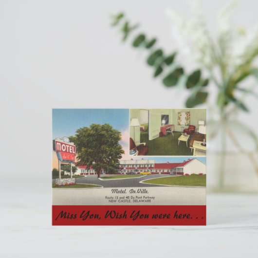 Carte Postale Le Delaware, motel DeVille (Debout devant)