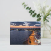 Carte Postale Le front de mer et le port de Paphos la nuit (Debout devant)