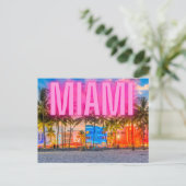 Carte Postale Le front de mer pittoresque de Neon Miami (Debout devant)