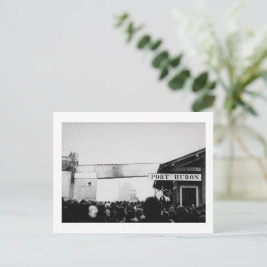 Carte Postale Le G.T.R. Dépôt ferroviaire - Louis Pesha (Debout devant)