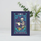 Carte Postale Le jardinier Funny Tarot Garden (Debout devant)