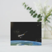 Carte Postale Le lanceur Atlas V541 en orbite. (Debout devant)