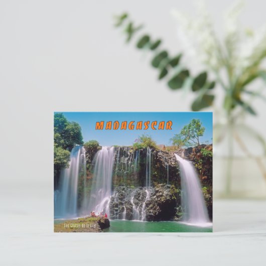 Carte Postale Le Madagascar (Debout devant)