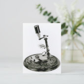 Carte Postale Le microscope de Darwin (Debout devant)