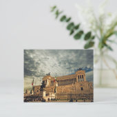 Carte Postale Le monument Vittorio Emanuele (Debout devant)