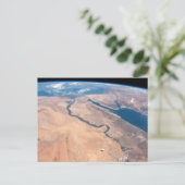 Carte Postale Le Nil, La Mer Rouge Et La Mer Méditerranée. (Debout devant)