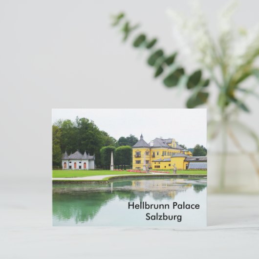 Carte Postale Le palais de Hellbrunn (Debout devant)