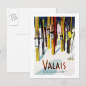 Carte Postale Le pays du soleil - Skis debout dans la neige (Devant / Derrière)