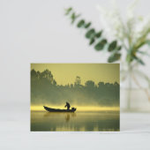 Carte Postale Le pêcheur (Debout devant)