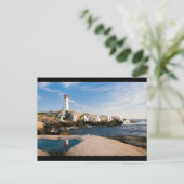 Carte Postale Le phare - salutations du Canada (Debout devant)