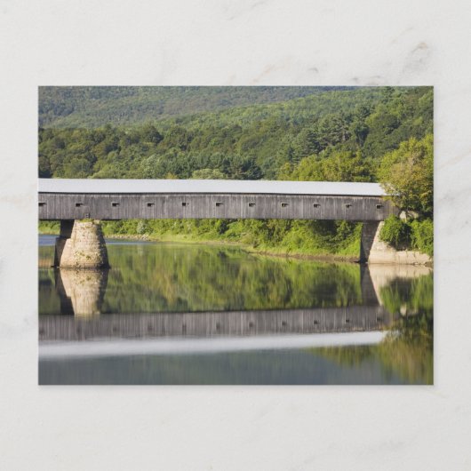 Carte Postale Le pont couvert Windsor-Cornish s'étend sur (Devant)