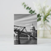 Carte Postale Le pont du millénaire (Debout devant)