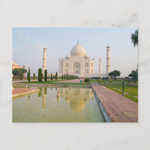Carte Postale Le Taj Mahal paisible et calme au lever du soleil,