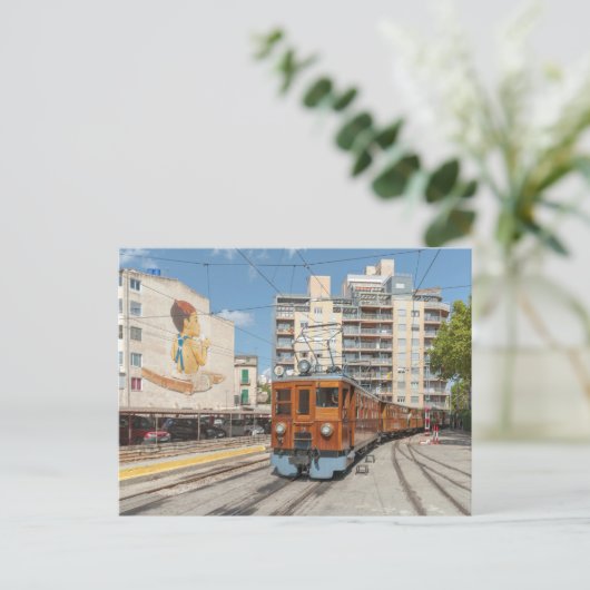 Carte Postale Le train Sollér arrive à Palma, Majorque. (Debout devant)