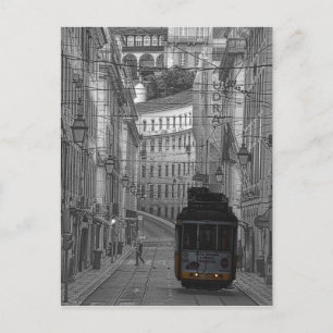 Carte Postale Le tramway jaune de Lisbonne noir et blanc