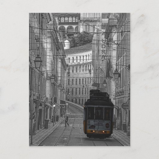 Carte Postale Le tramway jaune de Lisbonne noir et blanc (Devant)