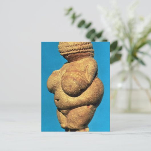 Carte Postale Le Vénus de Willendorf (Debout devant)