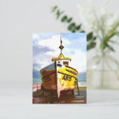 CARTE POSTALE LE VIEUX BATEAU DE PÊCHE (Debout devant)