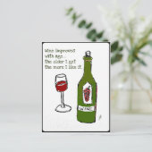 CARTE POSTALE LE VIN S'AMÉLIORE AVEC L'ÂGE... (Debout devant)