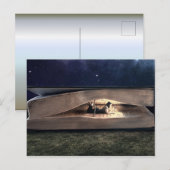 Carte Postale Lecture de femme à l'intérieur de livre la nuit (Devant / Derrière)