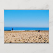 Carte Postale Lecture sur la plage de sable (Devant)