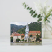 Carte Postale L'église bleue à Dürnstein (Debout devant)