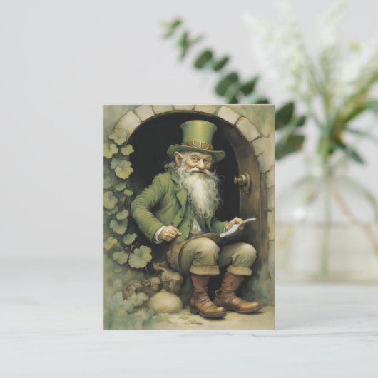 Carte Postale Leprechaun with Shamrocks (Debout devant)