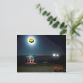 Carte Postale Les amoureux sous la lune Gay pride (Debout devant)