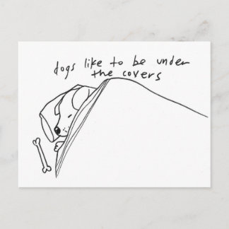 Carte Postale les chiens aiment être sous les couvertures