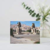 Carte Postale Les Colosses de Memnon, statues d'Amenhotep (Debout devant)