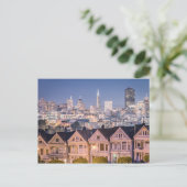 Carte Postale Les Dames Peintes & Skyline | San Francisco, CA (Debout devant)