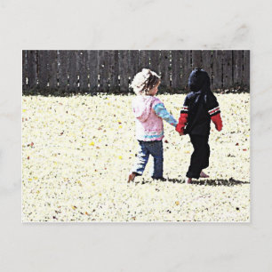 Carte Postale les enfants marchent main dans la main