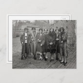 Carte Postale Les Filles À Fusil, 1925 (Devant / Derrière)