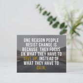 Carte Postale Les gens résistent au devis de modification (Debout devant)