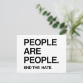 CARTE POSTALE LES GENS SONT LES GENS METTENT FIN À LA HAINE (Debout devant)