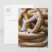 Carte Postale Les gigantesques bretzels de vendeurs de rue de Ne (Devant / Derrière)