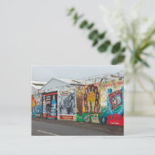 Carte Postale Les graffiti de Belfast (Debout devant)