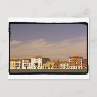 Carte Postale Les maisons au bord de l'eau, Venise, Italie.