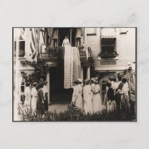 Carte Postale Les partisans célèbrent la ratification du 19e ame