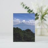 Carte Postale Les volcans du lac Atitlan (Debout devant)