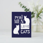 Carte Postale Les vrais hommes aiment les chats (Debout devant)