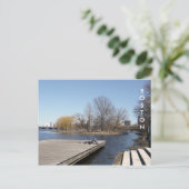 Carte Postale L'Esplanade de la rivière Charles (couleur) (Debout devant)