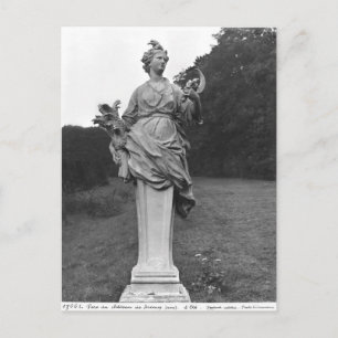 Carte Postale L'été, statue dans les jardins