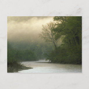 Carte Postale Lever de soleil à travers le brouillard vu de Red