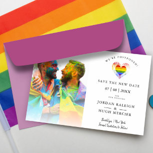 Carte Postale LGBT Rainbow Heart Économisez Nouveau Date Reporté