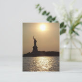 Carte postale Liberty Island (Debout devant)