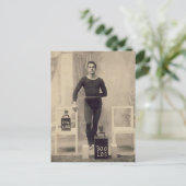 Carte Postale Lifter poids vintage (Debout devant)